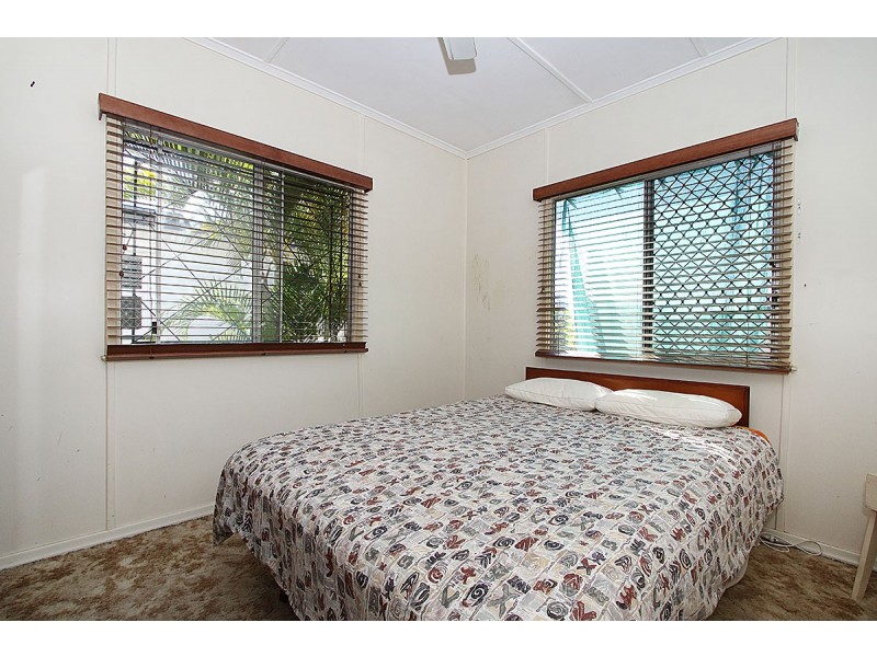 42 Raceview Street, Raceview QLD 4305