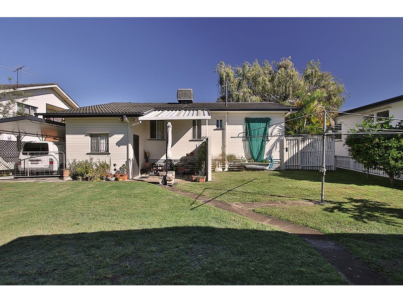 42 Raceview Street, Raceview QLD 4305