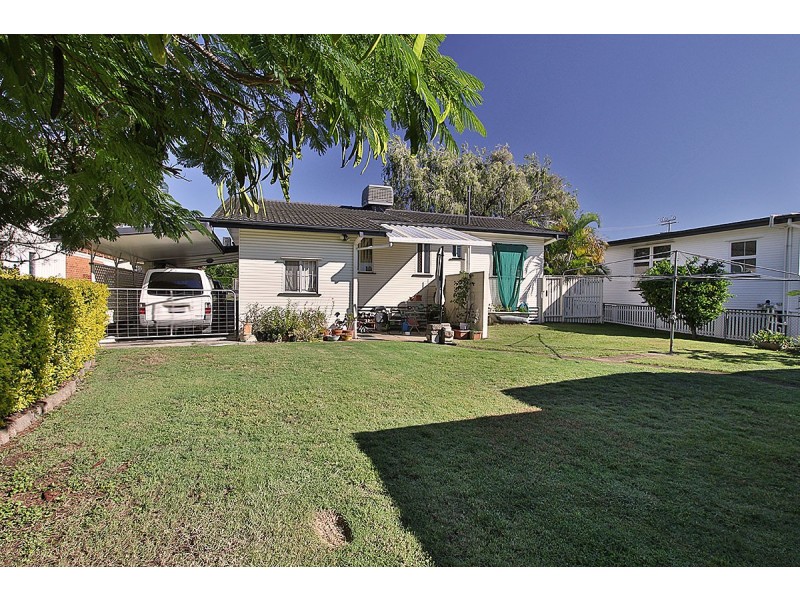 42 Raceview Street, Raceview QLD 4305