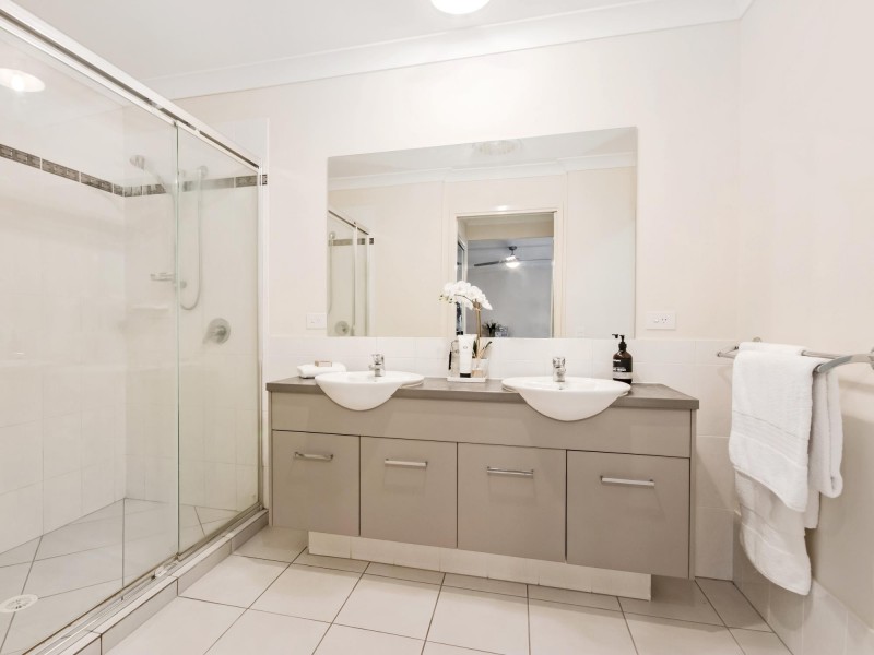 19 Piccadilly Court, Deebing Heights QLD 4306