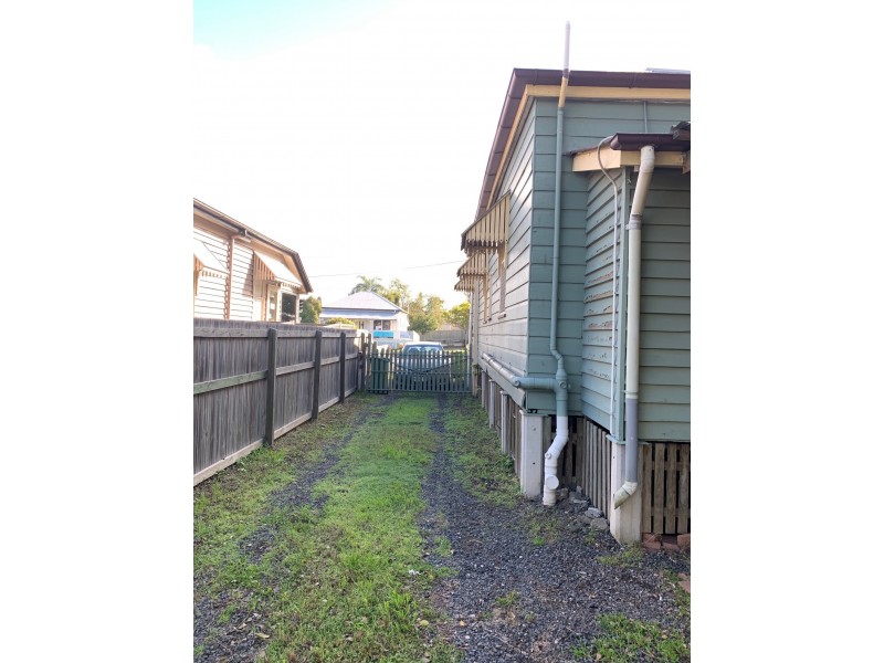 66 Warwick Road, Ipswich QLD 4305