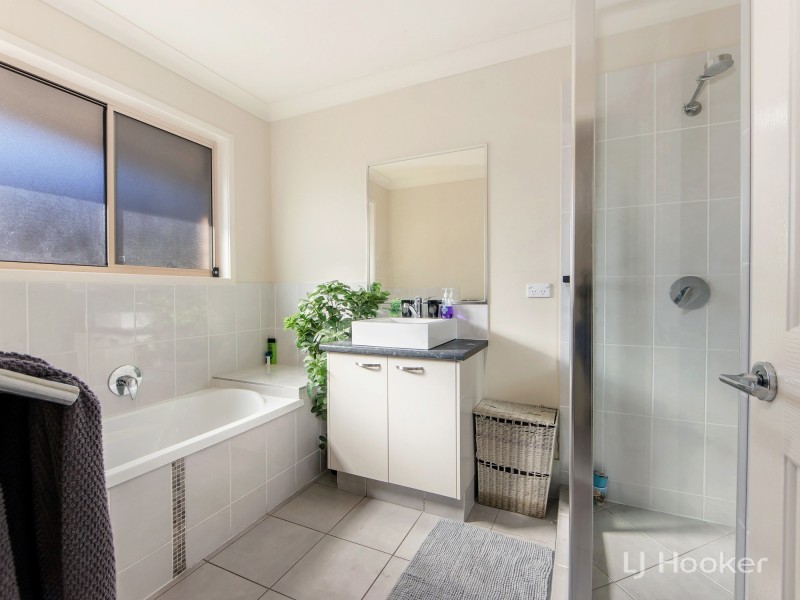 5 Siding Crt, Rosewood QLD 4340