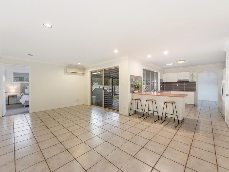 19 Sheppey Pl, Yamanto QLD 4305
