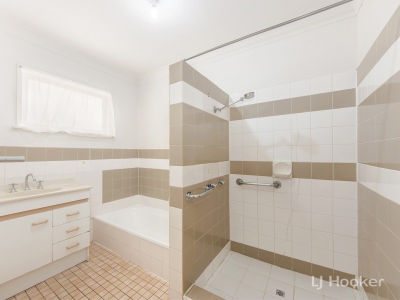 23 Raceview St, Eastern Heights QLD 4305