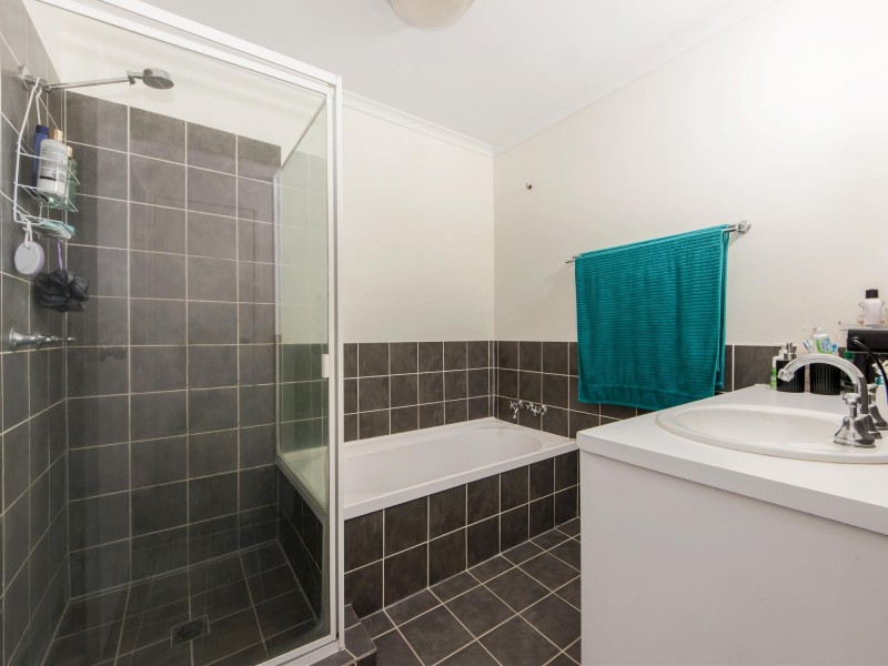 4/14 Spencer Street, Redbank QLD 4301