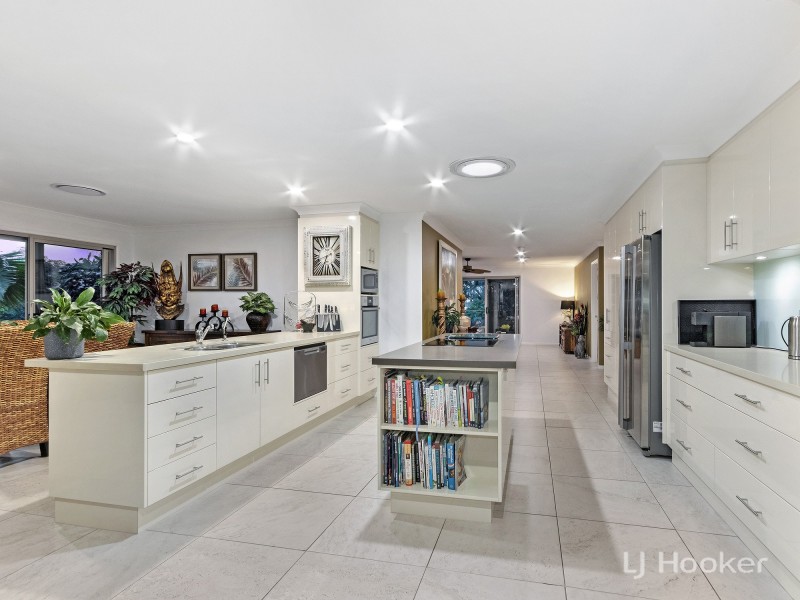 9 Walnut Close, Yamanto QLD 4305