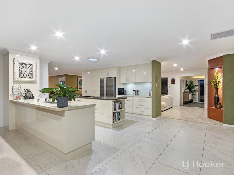 9 Walnut Close, Yamanto QLD 4305