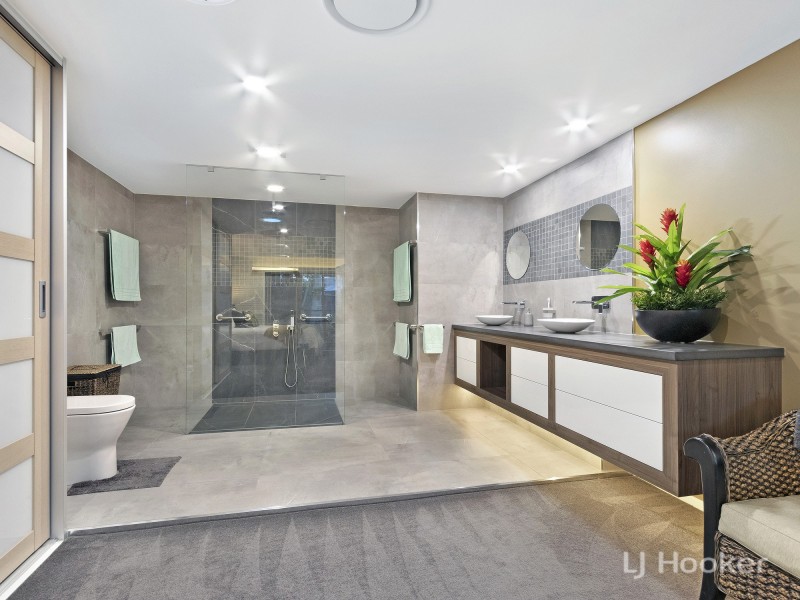 9 Walnut Close, Yamanto QLD 4305