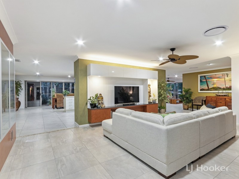 9 Walnut Close, Yamanto QLD 4305