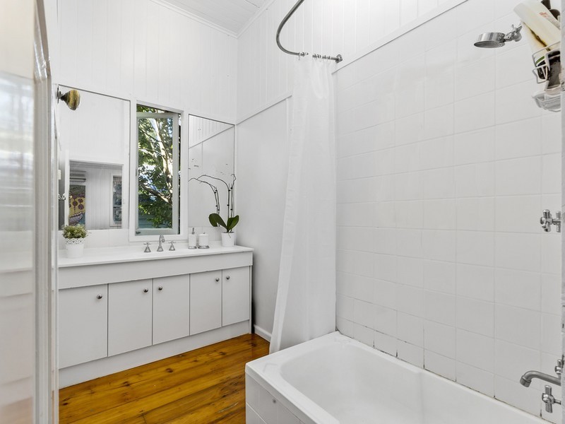 12 Mclean Parade, Ashgrove QLD 4060