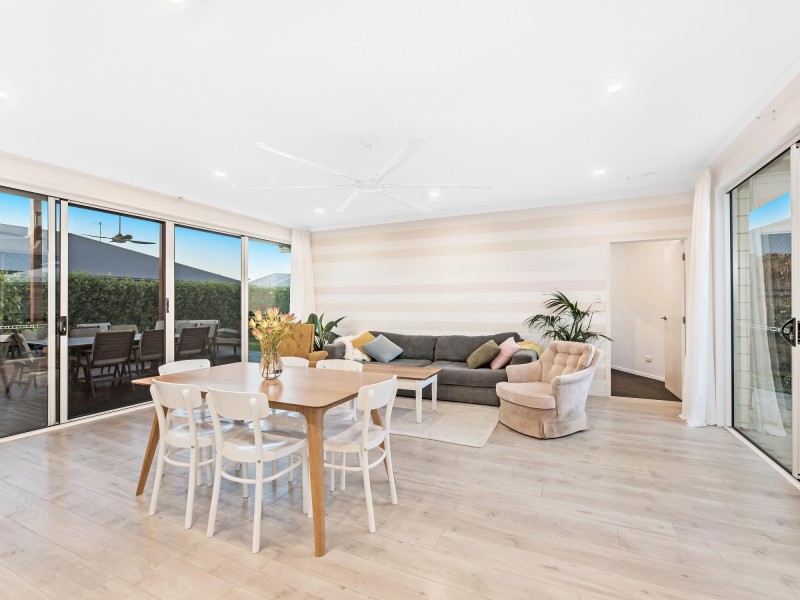 16 Splendid Drive, South Ripley QLD 4306