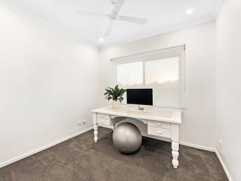 16 Splendid Drive, South Ripley QLD 4306