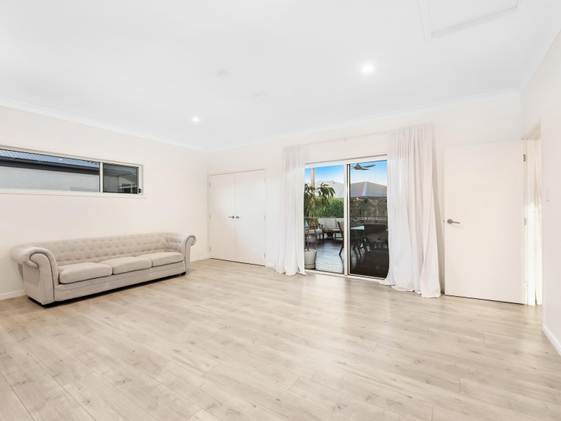 16 Splendid Drive, South Ripley QLD 4306