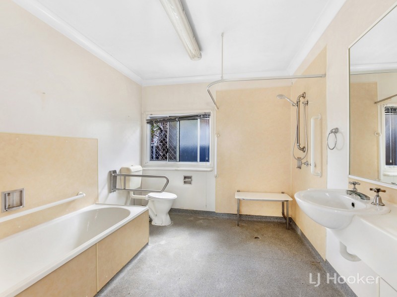 2 Crescent Street, Leichhardt QLD 4305