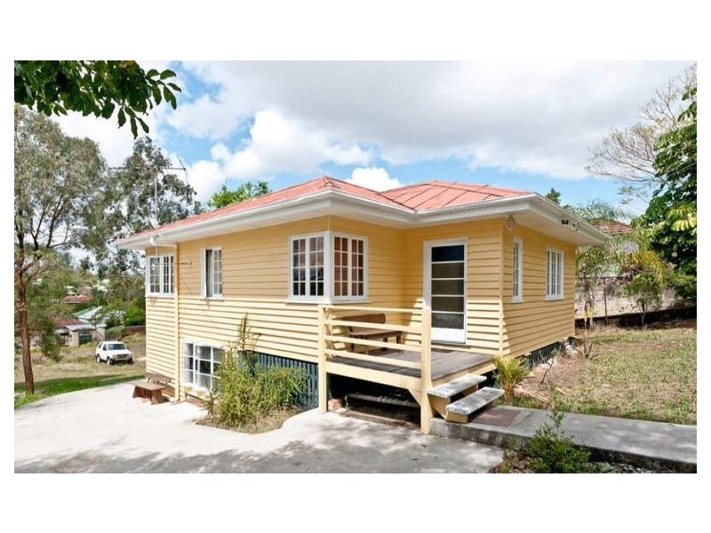 8 Kallara Avenue, Ipswich QLD 4305