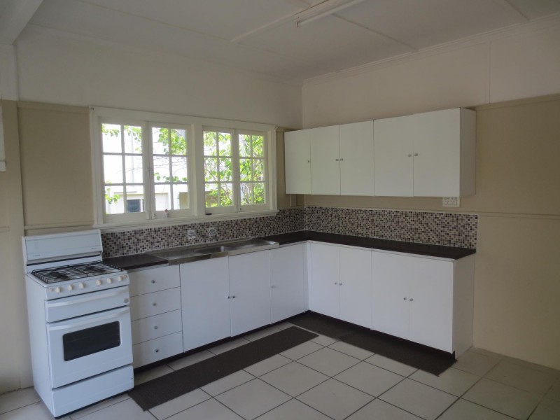 8 Kallara Avenue, Ipswich QLD 4305