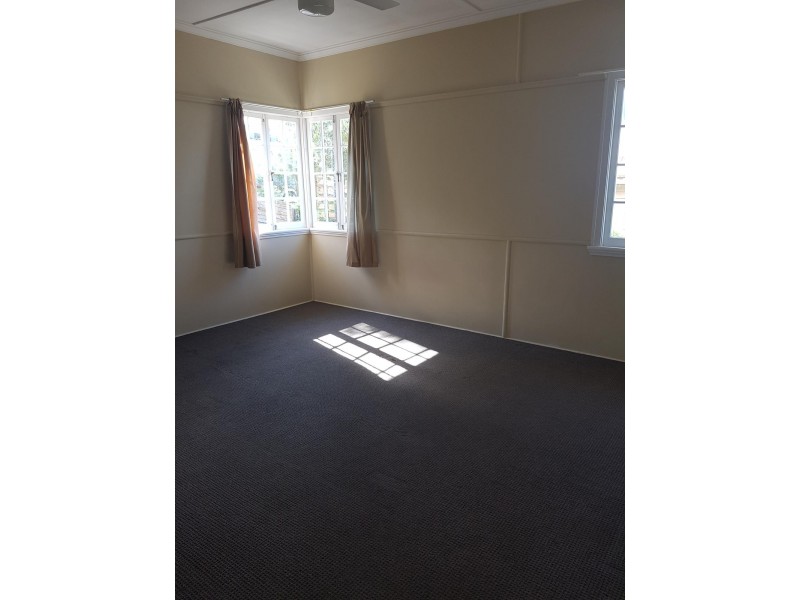 8 Kallara Avenue, Ipswich QLD 4305