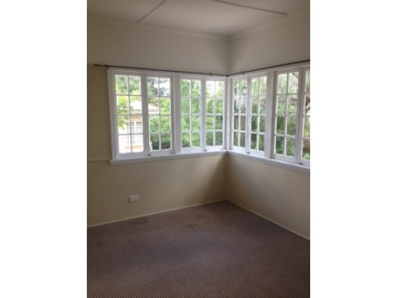 8 Kallara Avenue, Ipswich QLD 4305