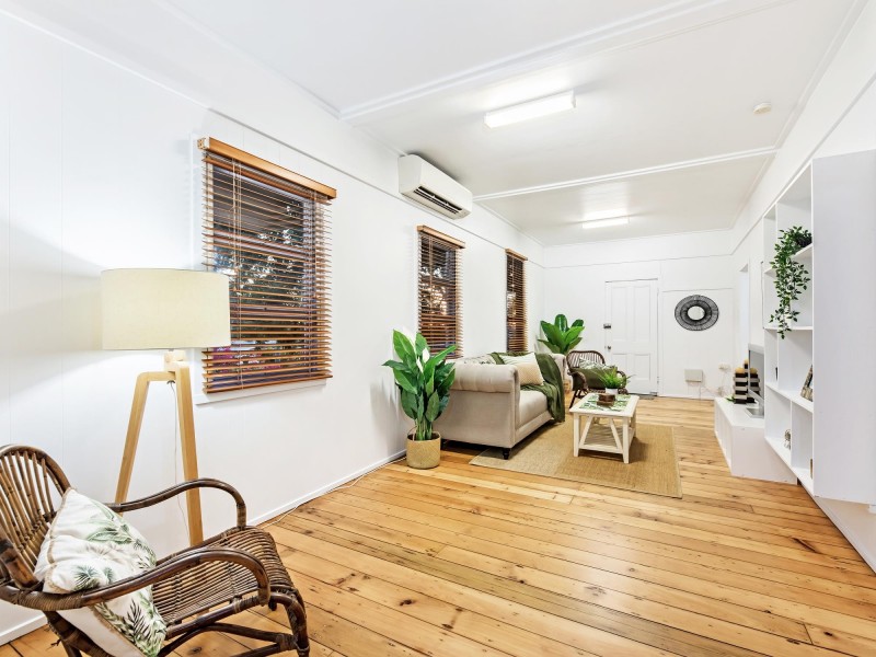 11 William Street, Bundamba QLD 4304