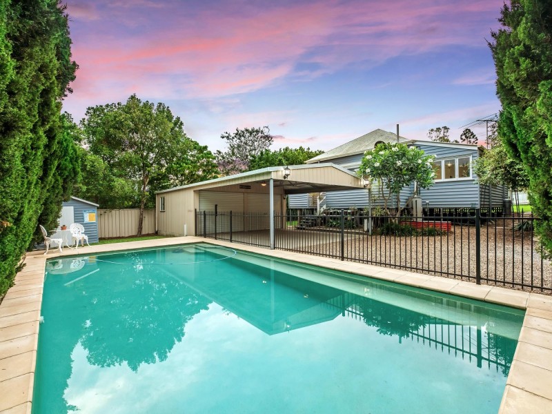 139 Blackstone Road, Silkstone QLD 4304