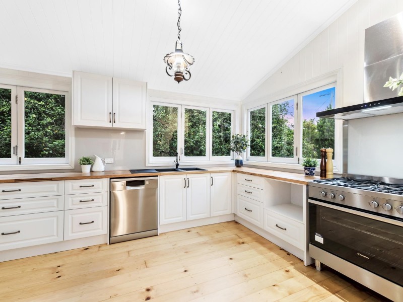 139 Blackstone Road, Silkstone QLD 4304