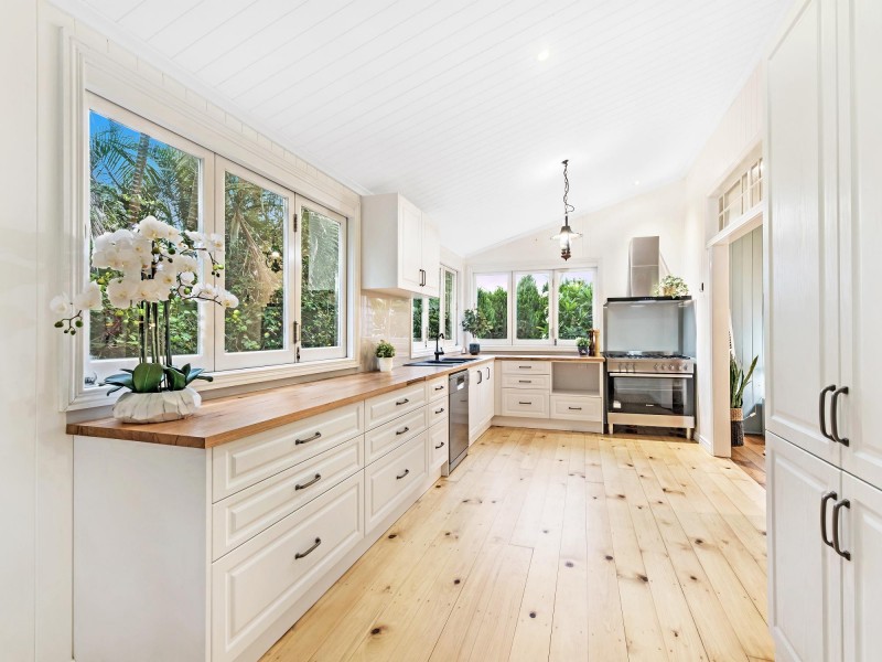 139 Blackstone Road, Silkstone QLD 4304