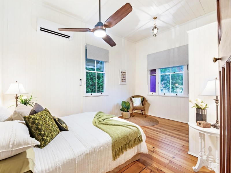 139 Blackstone Road, Silkstone QLD 4304