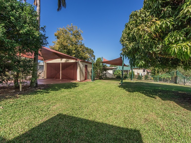 1 Taylor Street, Eastern Heights QLD 4305