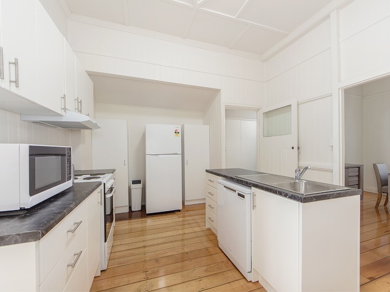 95 Cemetery Road, Raceview QLD 4305