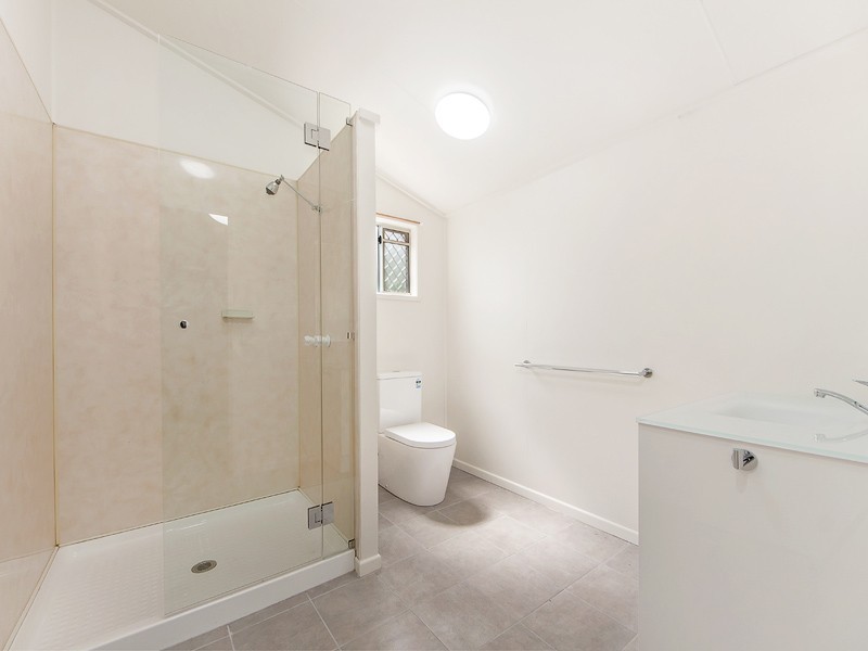 95 Cemetery Road, Raceview QLD 4305