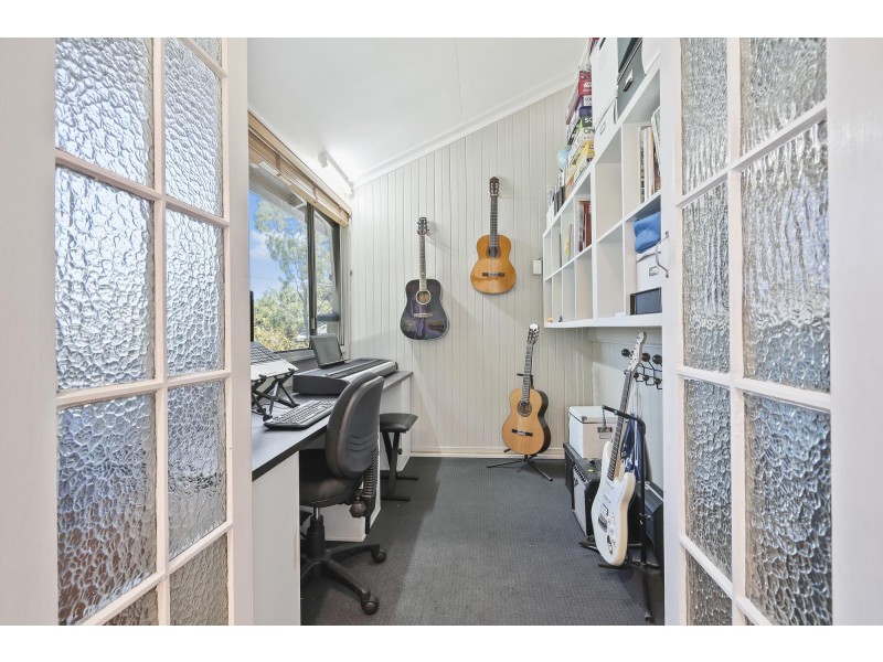 3 Brisbane Road, Newtown QLD 4305