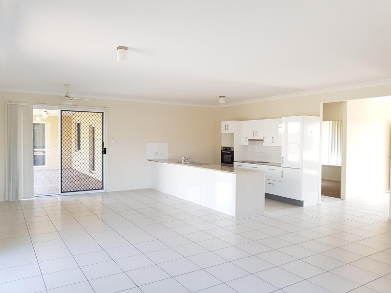 17 Iris Court, Yamanto QLD 4305