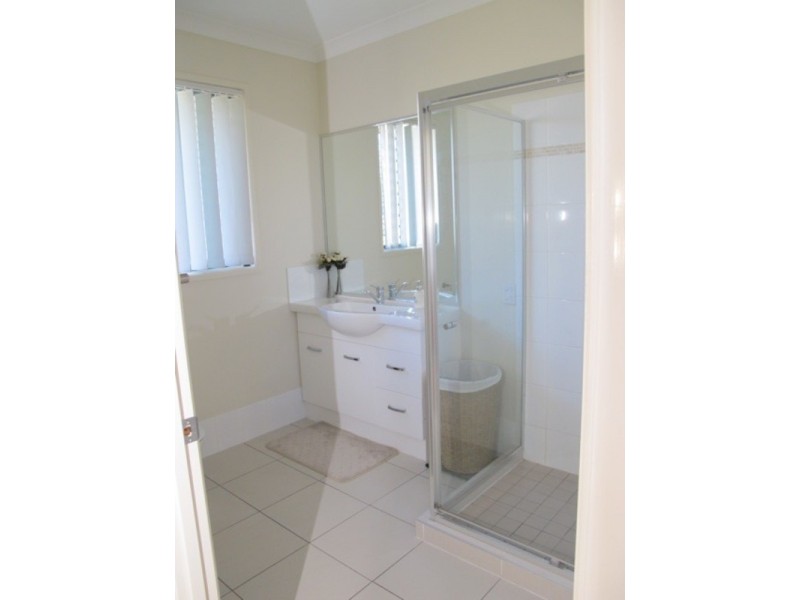 17 Iris Court, Yamanto QLD 4305