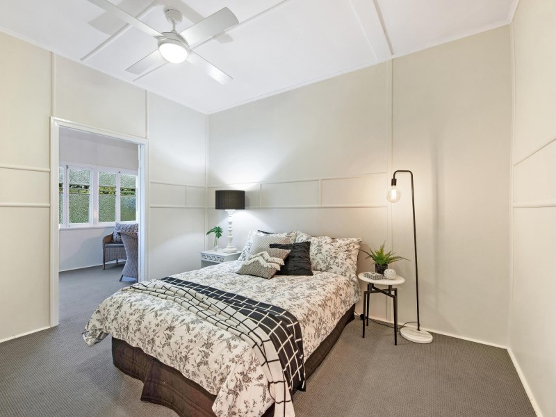 13 Morris Street, Silkstone QLD 4304