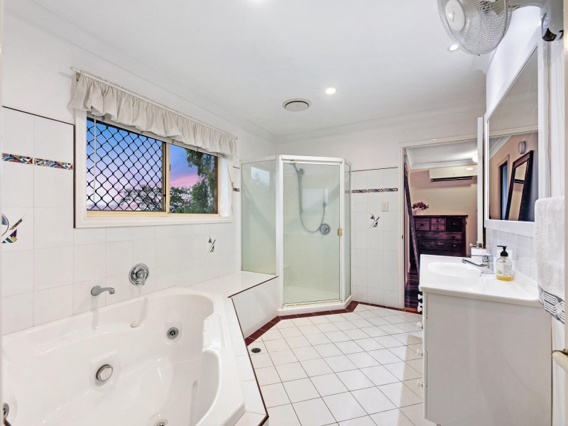 72 Cothill Road, Silkstone QLD 4304