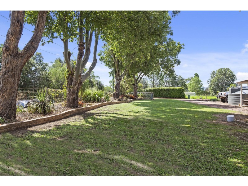 369 Fernvale Road, Fairney View QLD 4306