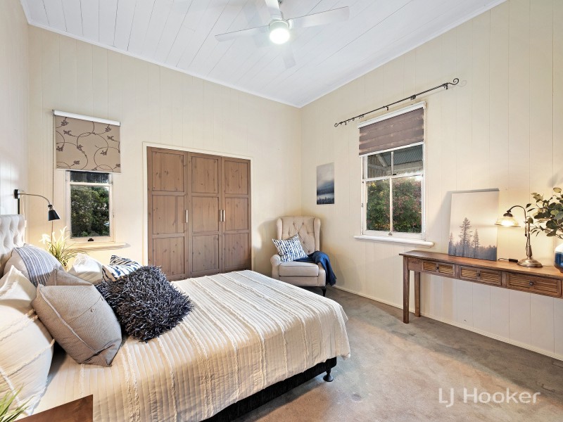 143 Blackstone Road, Silkstone QLD 4304