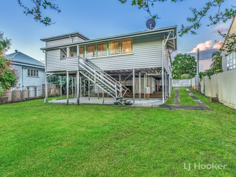 143 Blackstone Road, Silkstone QLD 4304