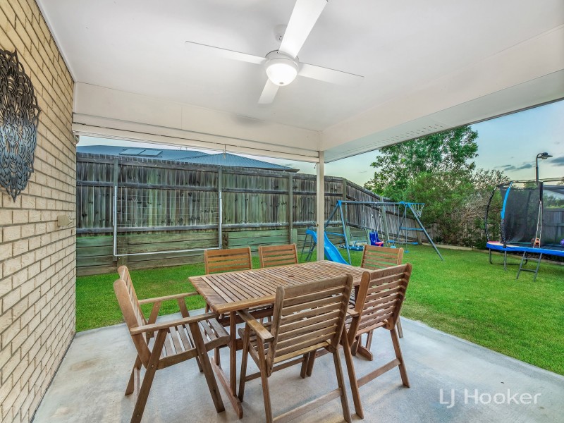 8 Bottlebrush Drive, Deebing Heights QLD 4306