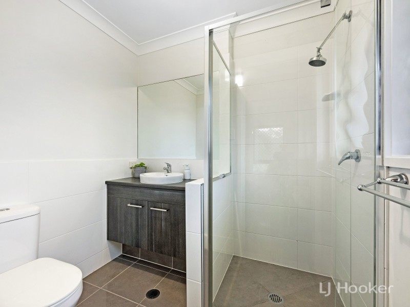 8 Bottlebrush Drive, Deebing Heights QLD 4306