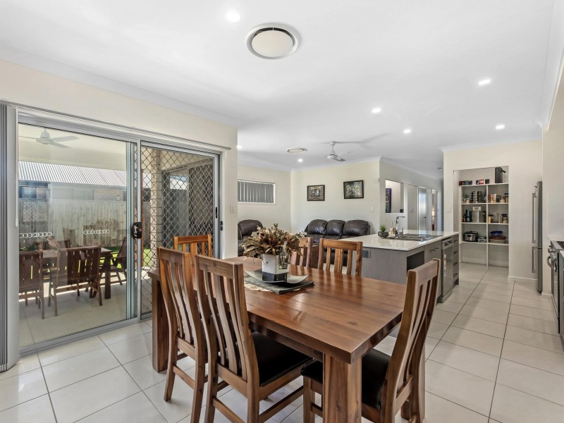 8 Mary Crescent, Rosewood QLD 4340