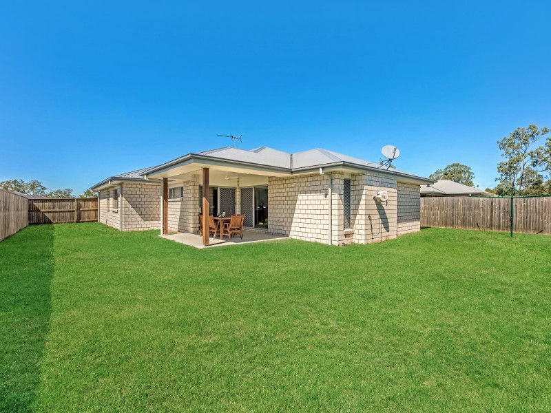 8 Mary Crescent, Rosewood QLD 4340