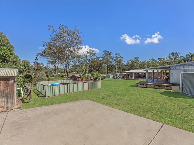 129 Adelong Avenue, Thagoona QLD 4306