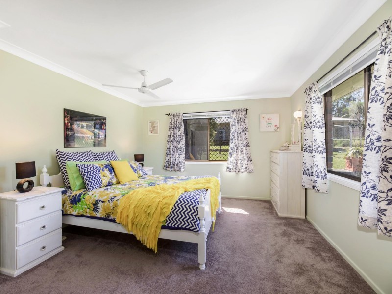 129 Adelong Avenue, Thagoona QLD 4306