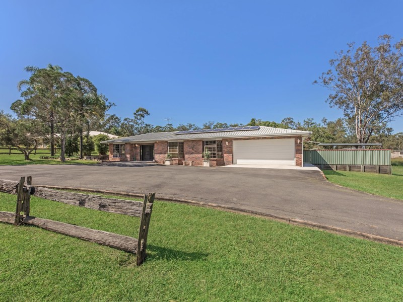 129 Adelong Avenue, Thagoona QLD 4306