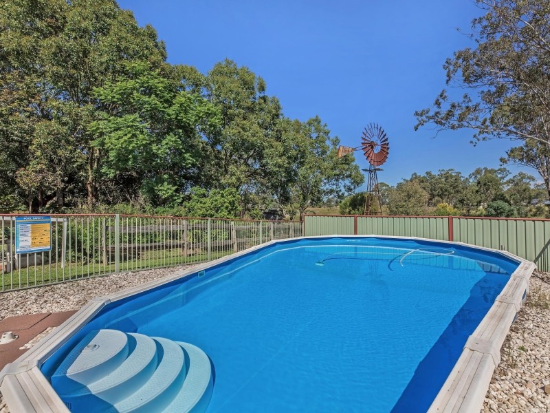 129 Adelong Avenue, Thagoona QLD 4306