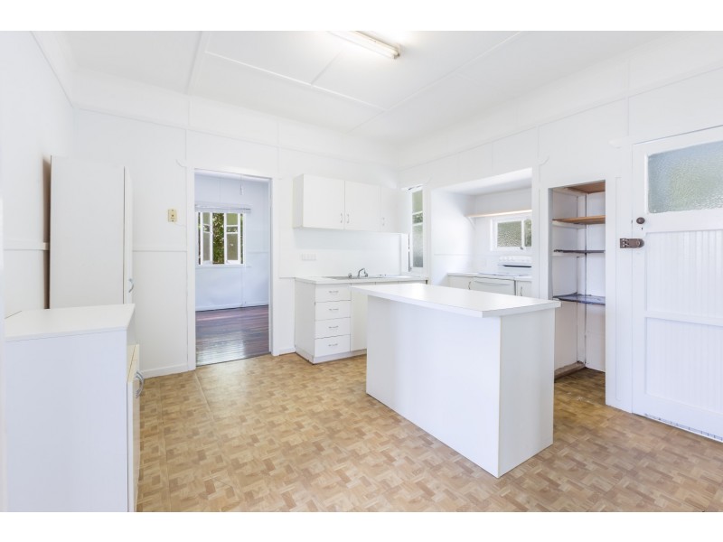 3 Vineyard Street, One Mile QLD 4305