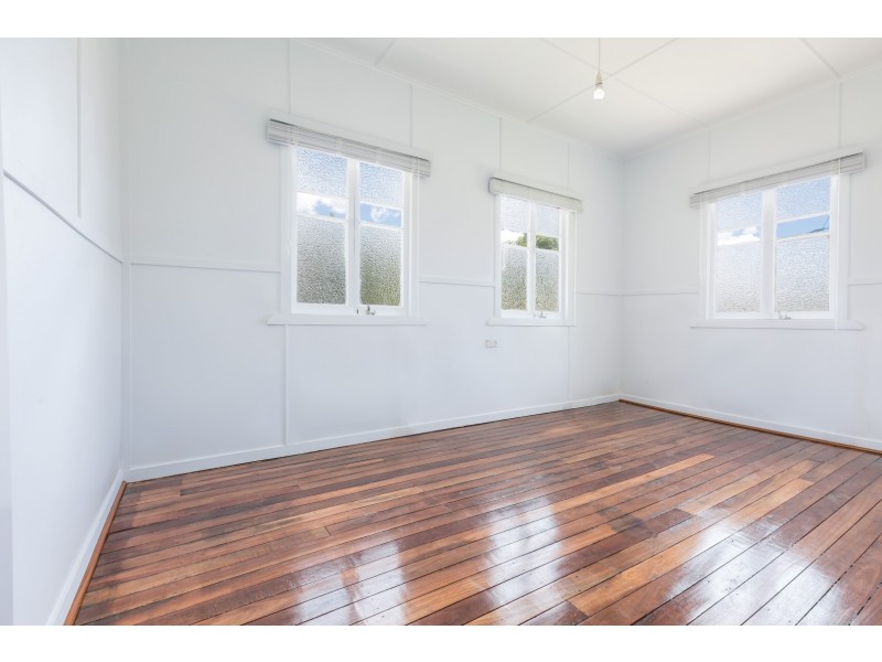 3 Vineyard Street, One Mile QLD 4305