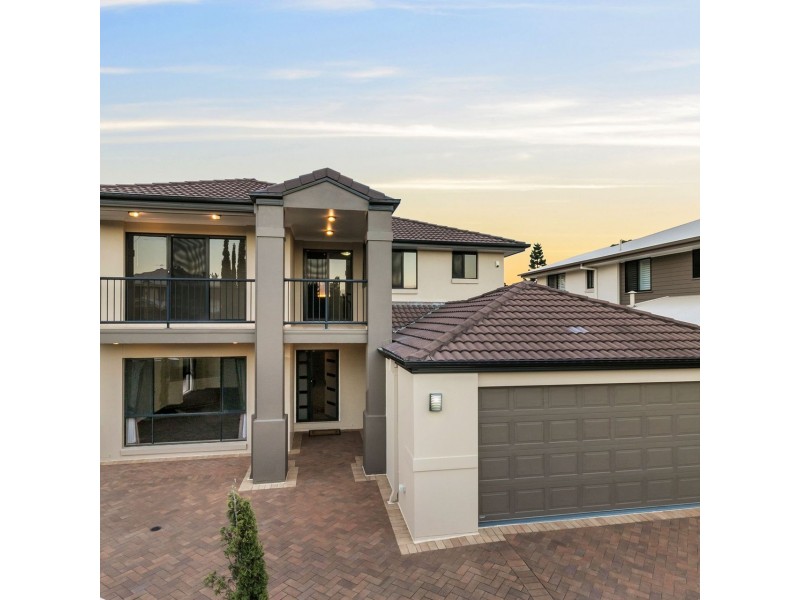 5 Coopers Close, Sinnamon Park QLD 4073