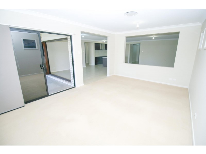 8 Denning Street, Fernvale QLD 4306